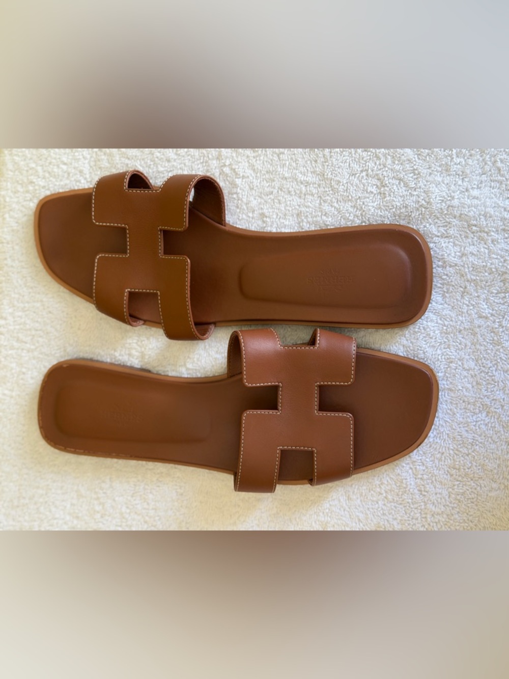 Hermes Iconic Oran Brown Slide Sandals - Picture 2 of 6